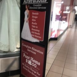 Laura's Alteration & Tailor Express - DONT COME HERE SHES A SNAKE!!!