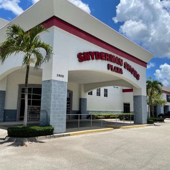 Snyderman Shoes - Front of the building - Shoe Stores Near Me - Fort Myers, Florida Snyderman Shoes - Front of the building - Shoe Stores Near Me - Fort Myers, Florida