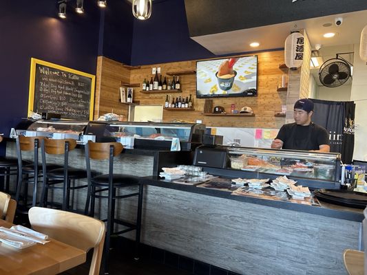 Kiiro Sushi Izakaya by null
