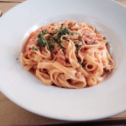L'Insalata Ricca - Risorgimento - Fettuccine with smoked salmon