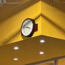 Fitness Connection - "Fixed" how is this fixing the clocks with a clock that is also broken. All clocks in the building are either frozen or broken.