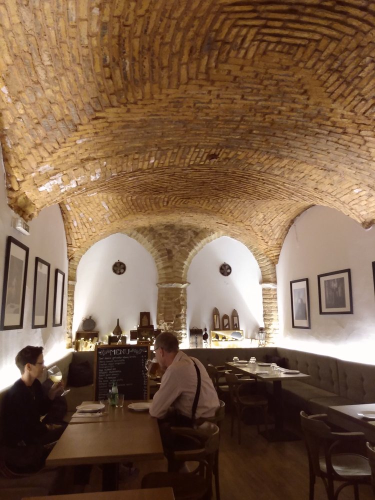 11 DA VILLA Tapas/Small Plates Largo Dom Pedro I 11, Loulé