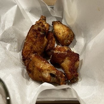 Round Table Pizza - Chicken wings - Pizza Near Me - San Diego, California