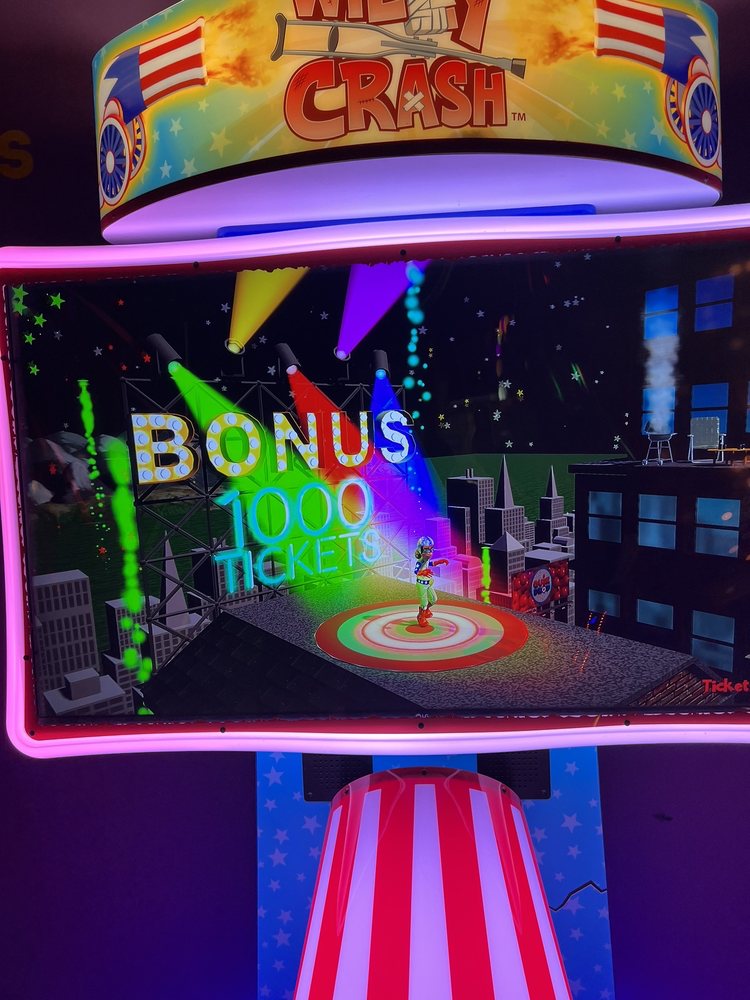 Ralphie's Fun Center Logo