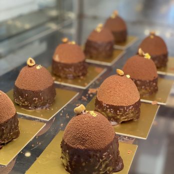 Edwards Dessert Kitchen - Desserts Near Me - Minneapolis, Minnesota