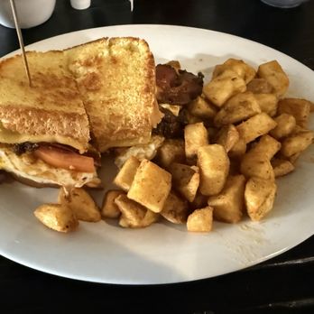 The Parkside Cafe - Hot Mess - Cafes Near Me - Bristol, Connecticut The Parkside Cafe - Hot Mess - Cafes Near Me - Bristol, Connecticut