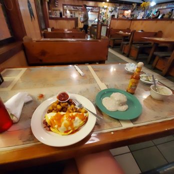 Island Cafe - Seafood Near Me - Everglades, Florida