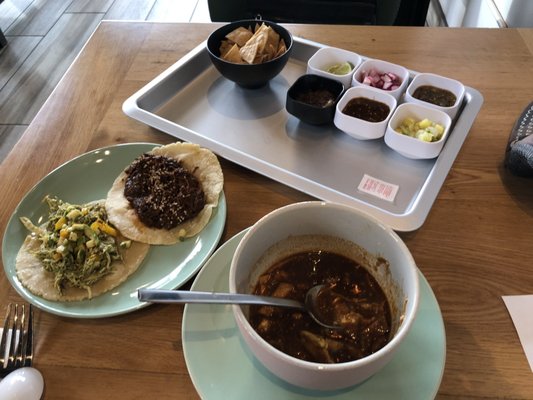 Tacos Neza Hollywood by null