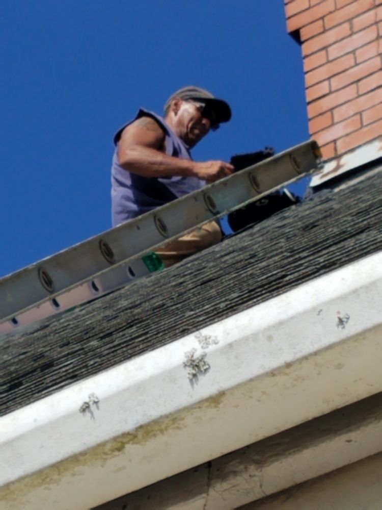 Slide of Thomas Roofing