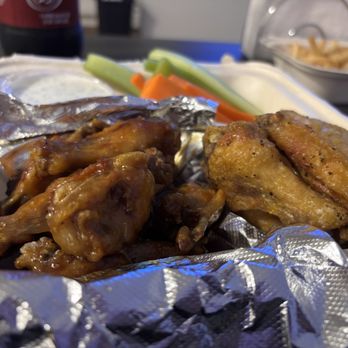 Wings on Wheels - Food Trucks Near Me - San Fernando Valley, California Wings on Wheels - Food Trucks Near Me - San Fernando Valley, California