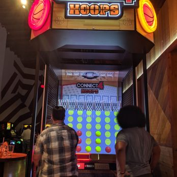 Two Bit Circus - Throw basketball to play connect 4! - Arcades Near Me - Santa Monica, California