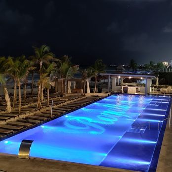 Royalton - Main pool - Resorts Near Me - Cancún, ROO