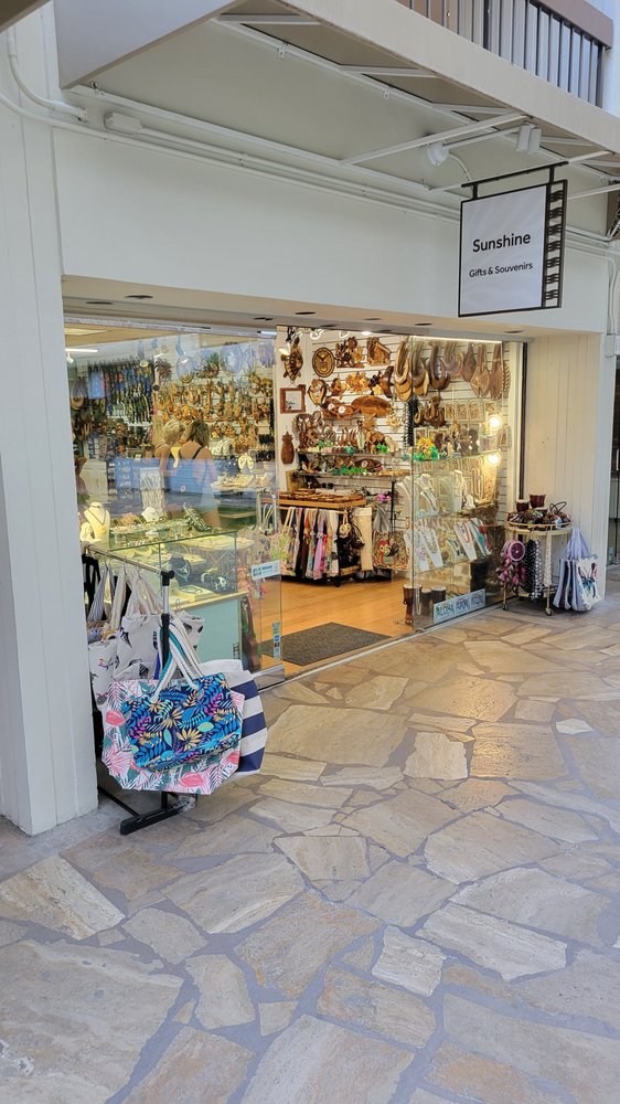 SUNSHINE GIFTS & SOUVENIRS Updated August 2024 2552 Kalakaua Ave