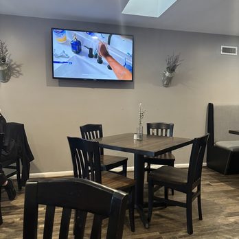 The Rustic Spoon - Upstairs - Breakfast & Brunch Near Me - Virginia Beach, Virginia