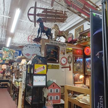 Creek Side Antiques - Antiques Near Me - Martinsburg, West Virginia