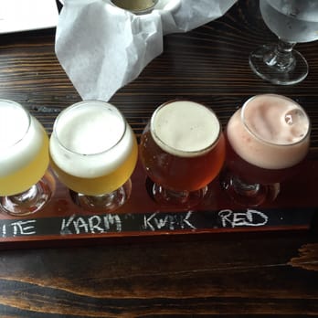 The Dutchess Biercafe - Flight of 4 - Beer Bar Near Me - Fishkill, New York