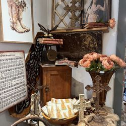 Farm Salvation - A fresh look for the new year. Lovely floral colors and table runners many new options for decorating.
