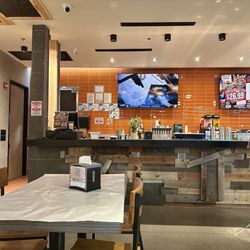 The Kickin' Crab - Dining area