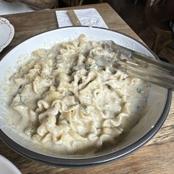 Thompson and Bleecker - Alfredo to die for - Pizza Near Me - Ithaca, New York
