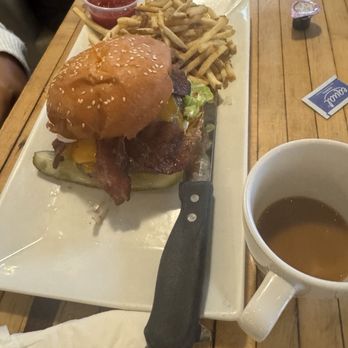 Meet & Eat - Western burger - Breakfast & Brunch Near Me - Sacramento, California Meet & Eat - Western burger - Breakfast & Brunch Near Me - Sacramento, California