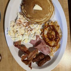 Dinora’s Restaurant and Bakery - Americano breakfast. I ordered extra bacon, it was all very delicious.