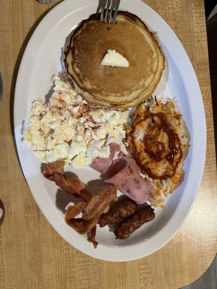 Dinora’s Restaurant and Bakery