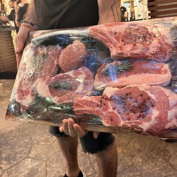 500 Gramos Grill - The tray of steaks to see each cut - Steakhouses Near Me - Playa del Carmen, ROO