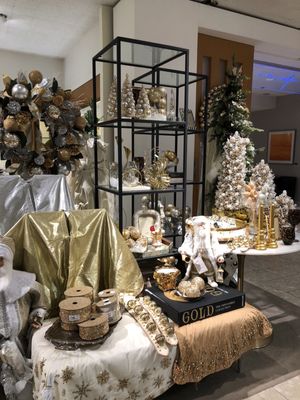 Neiman Marcus by null