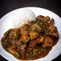 Hakka Passion - Manchurian Chicken Lunch Special 10.99
Includes choice of spring roll or drink