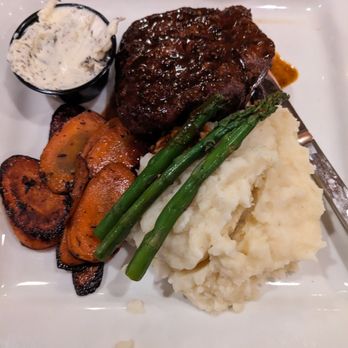 Timber House Lodge - 6oz Filet Mignon with mashed potatoes, carrots & asparagus - Hotels Near Me - Chester, California Timber House Lodge - 6oz Filet Mignon with mashed potatoes, carrots & asparagus - Hotels Near Me - Chester, California