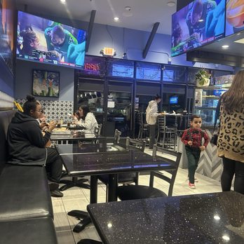 MOMBO’S PIZZA - Updated October 2025 - 166 Photos & 500 Reviews - 1880 ...