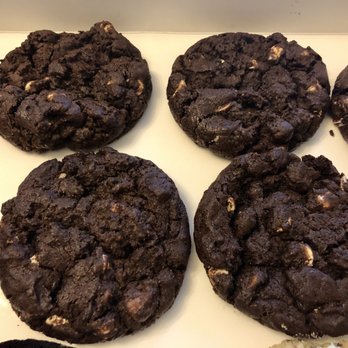 Crumbl - Fair Lakes - Triple Chocolate Chip - Bakeries Near Me - Fairfax, Virginia Crumbl - Fair Lakes - Triple Chocolate Chip - Bakeries Near Me - Fairfax, Virginia