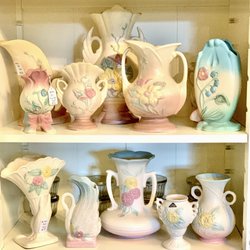Kristi's Country Store - Hull Pottery