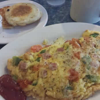 Chez Vachon - Fluffy omelet n grilled English - Breakfast & Brunch Near Me - Manchester, New Hampshire