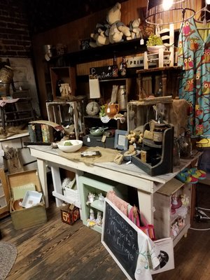 Warehouse Antique Mall Marion IL by null