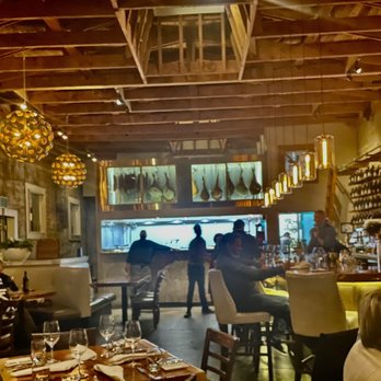 Valette Restaurant - Nice dining room - New American Near Me - Healdsburg, California Valette Restaurant - Nice dining room - New American Near Me - Healdsburg, California
