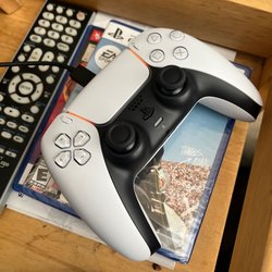 GameStop - Ps5 new controller - replaced