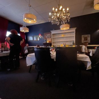 Six Tables a Restaurant - Restaurant - New American Near Me - Boca Raton, Florida