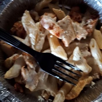 Domino's Pizza - Chicken Alfredo which we ordered plain without chicken, but still tastes good and my daughter didn't complain. - Pizza Near Me - Espanola, New Mexico