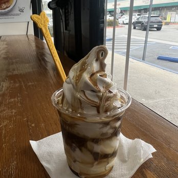 Honeymee - Honey Afforgato - Ice Cream & Frozen Yogurt Near Me - Irvine, California Honeymee - Honey Afforgato - Ice Cream & Frozen Yogurt Near Me - Irvine, California