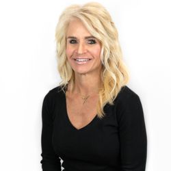 S. Thetics Medspa + Wellbeing - Shea Kruse, LE
Managing Partner