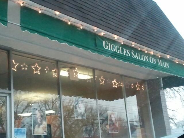 Giggles Hair Design Logo