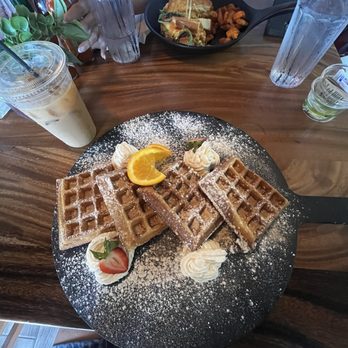 Kayak Cafe - Pizza Near Me - Honolulu, Hawaii Kayak Cafe - Pizza Near Me - Honolulu, Hawaii
