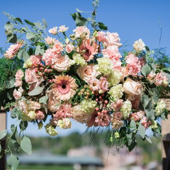 Paragon Flowers - Florists Near Me - Saint Charles, Illinois