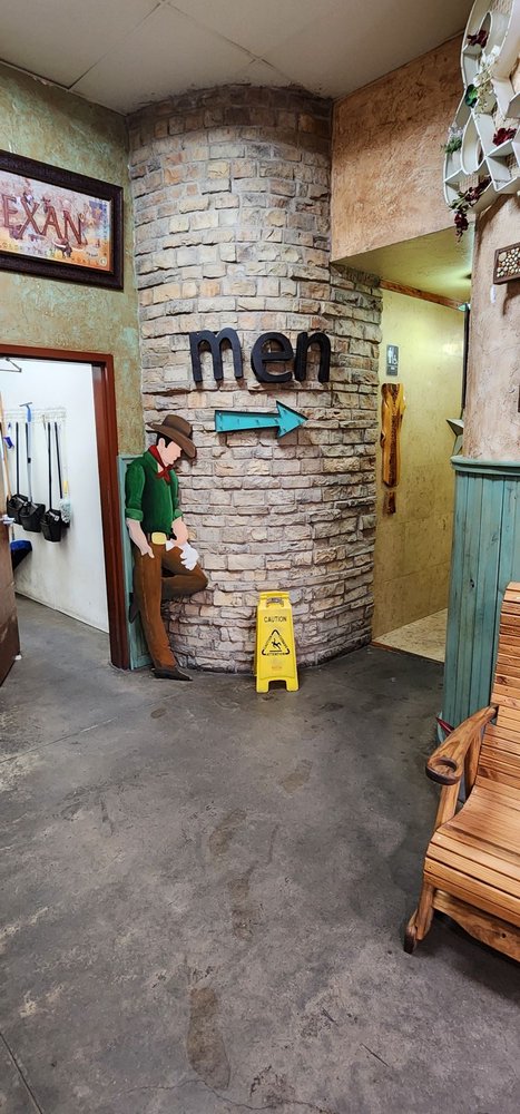 Texas Best Smokehouse - Photo 3