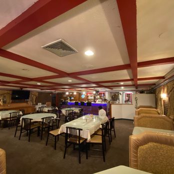Taste Of India - Too empty. Very clean though. - Indian Near Me - Denver, Colorado Taste Of India - Too empty. Very clean though. - Indian Near Me - Denver, Colorado