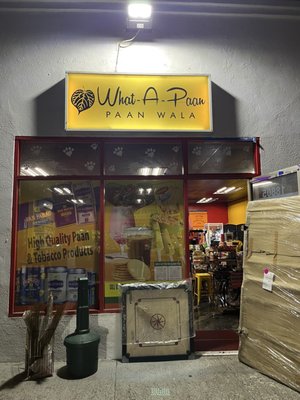 tobacco paan shop near me Indian pan hi-res stock photography and images Afzal Pan Raas | Hookah