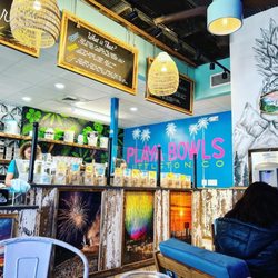 Playa Bowls - Interior