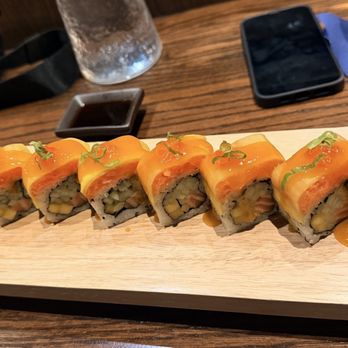 Room Service - Mango sushi - Japanese Near Me - Milwaukee, Wisconsin