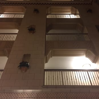 Pittsfield Cafe - Pretty Art Deco building. - Breakfast & Brunch Near Me - Chicago, Illinois